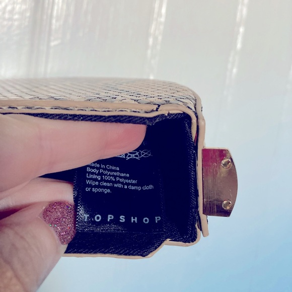 Topshop Crossbody Circle Bag, Faux Snakeskin, Genuine Metal Chain Strap/Hardware - Picture 6 of 13